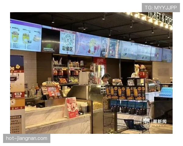 扎克拉文家里那个私人影院，连爆米花机都是镶金的？